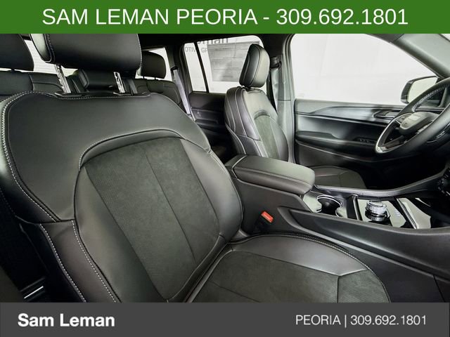 New 2025 Jeep Grand Cherokee Altitude image 27