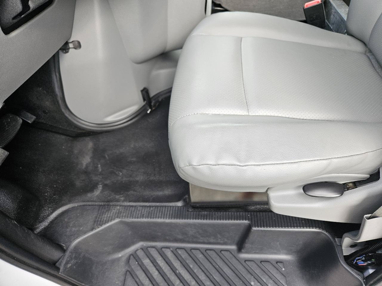 Used 2022 Ford E-450 and Econoline 450 Super Duty w/ Power Windows & Locks Group RWD image 28