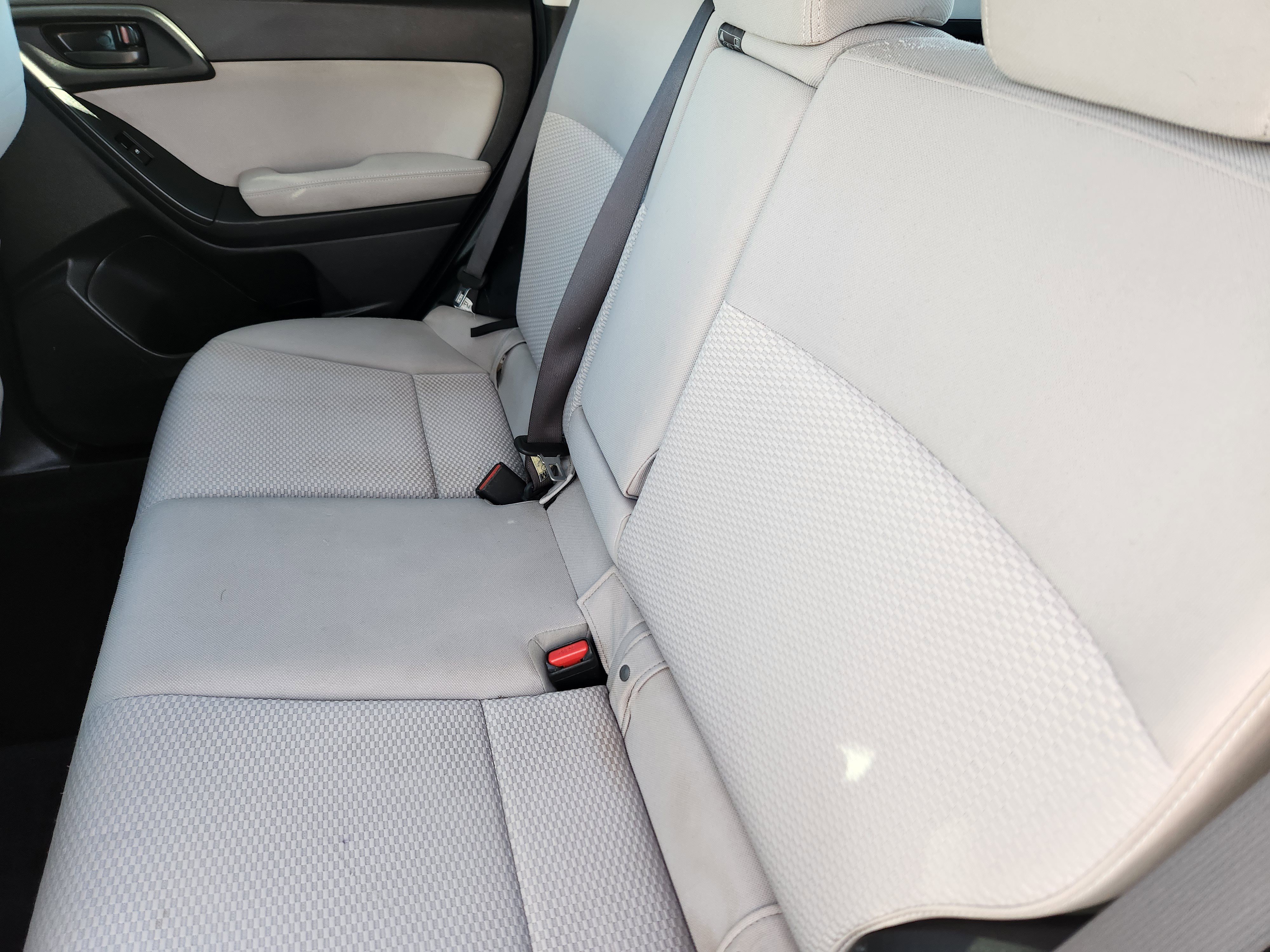 Used 2015 Subaru Forester 2.5i Premium w/ All-Weather Package image 21