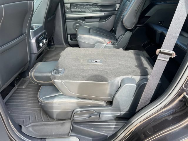 Used 2023 Ford Expedition Platinum RWD image 19