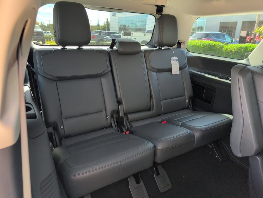 New 2026 Ford Expedition Active RWD image 16