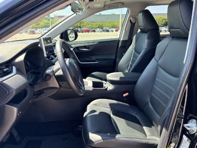 Used 2025 Toyota RAV4 XLE Premium FWD image 17