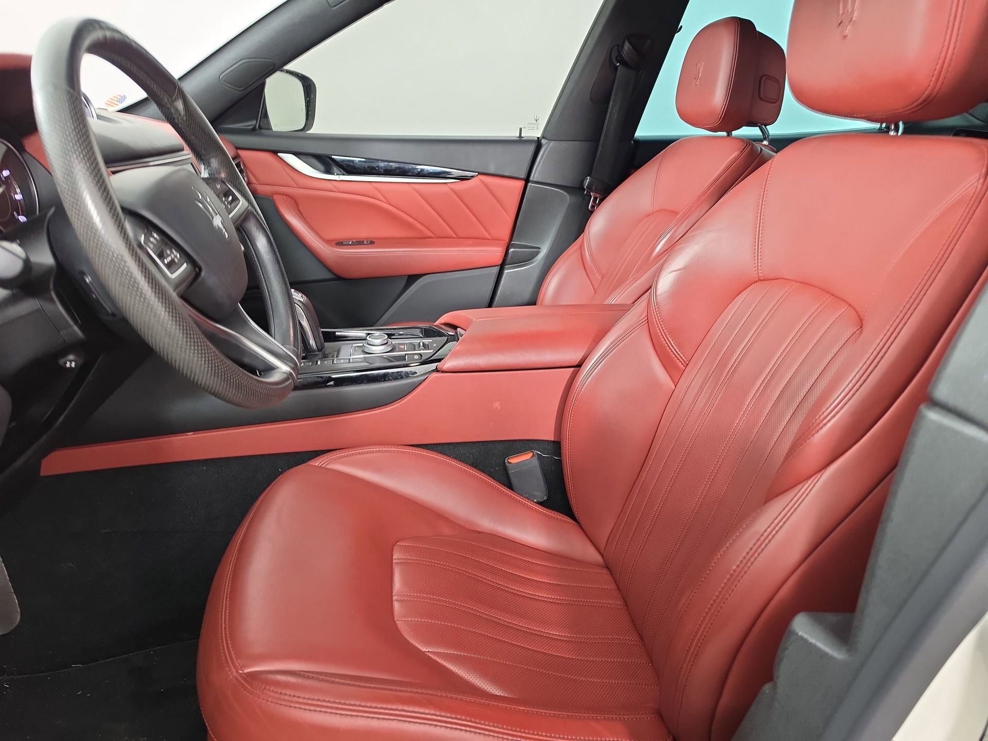 Used 2023 Maserati Levante GT AWD/4WD image 9