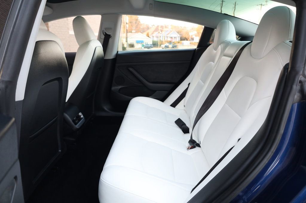 Used 2023 Tesla Model 3 Standard Range image 19