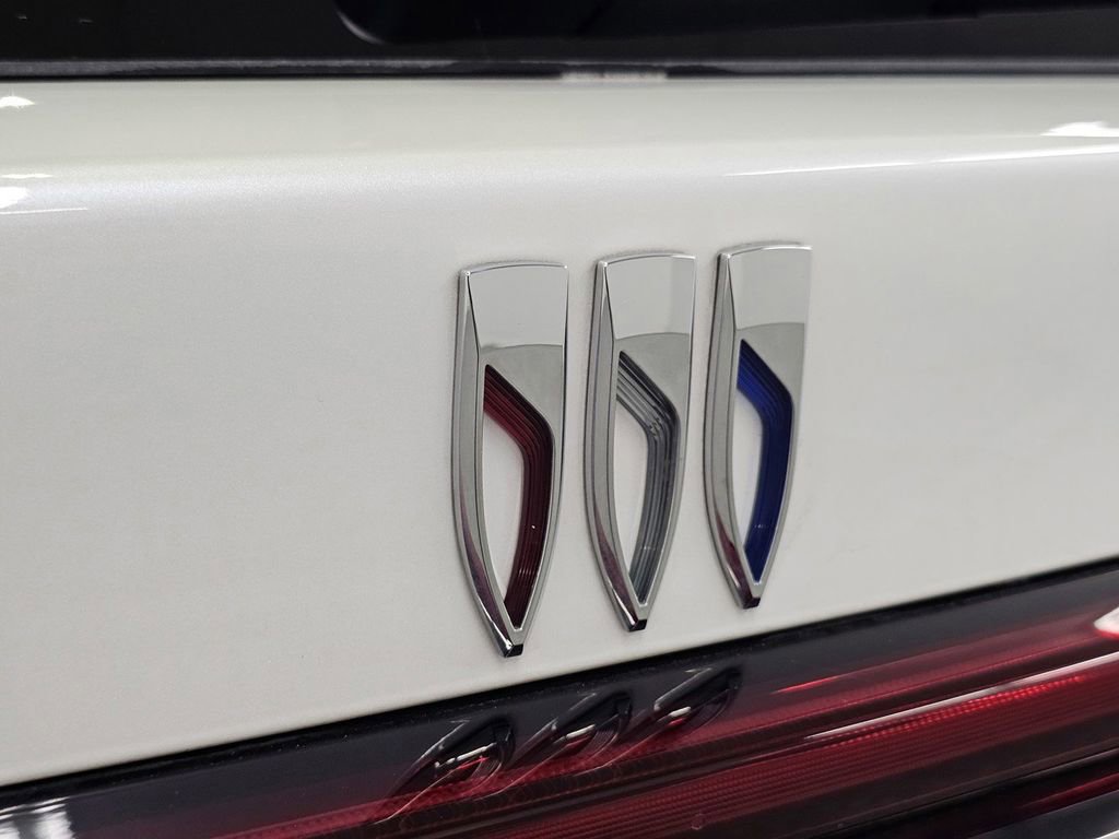 Used 2025 Buick Enclave Sport Touring FWD image 32