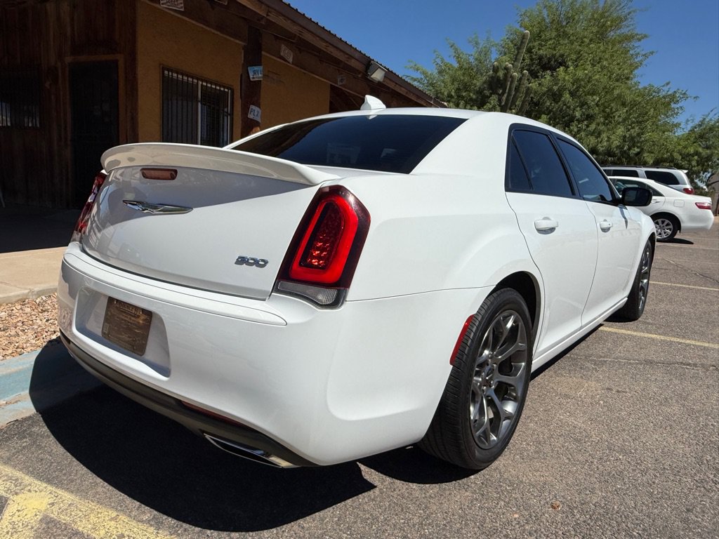 Used 2018 Chrysler 300 Touring w/ Sport Appearance Package RWD image 8