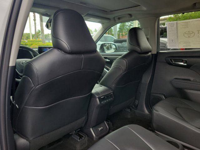 New 2026 Toyota Highlander XLE AWD/4WD image 7