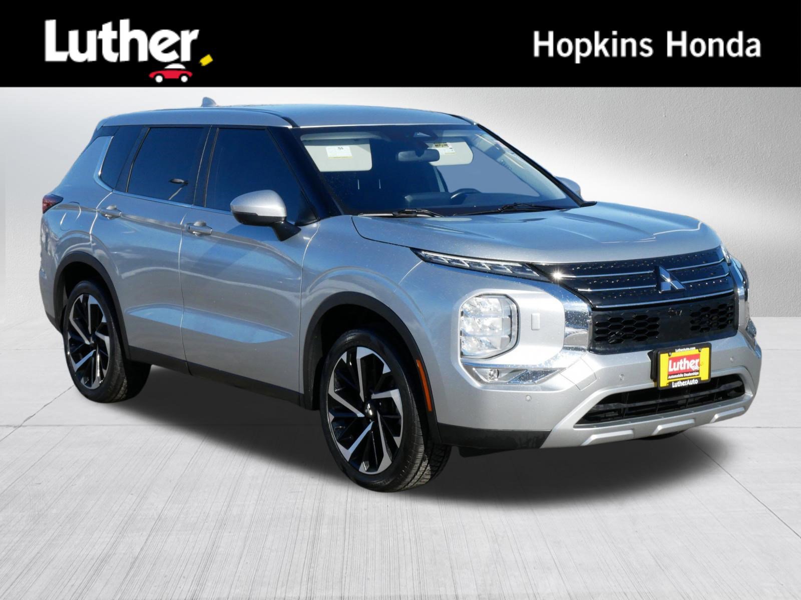 Used 2023 Mitsubishi Outlander SE