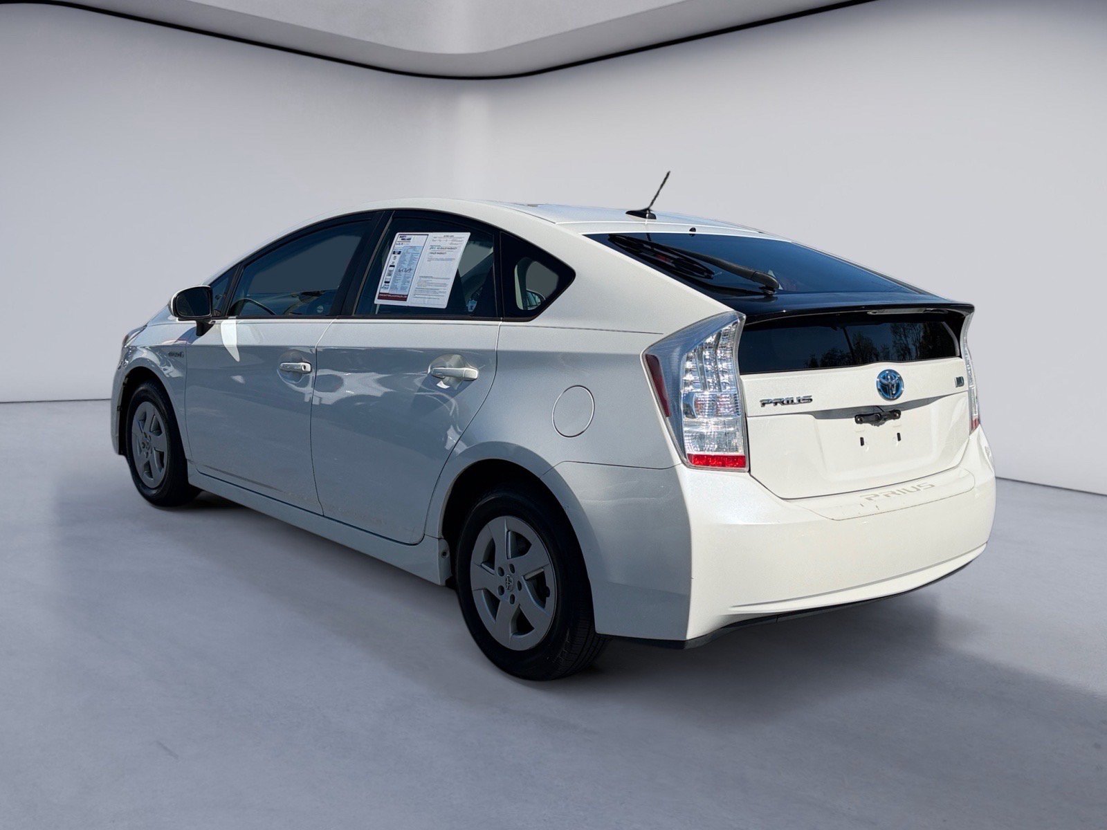Used 2010 Toyota Prius Two FWD image 3