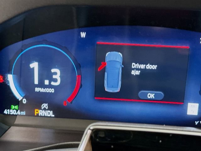 Used 2025 Ford Explorer ST-Line w/ ST-Line Street Pack image 12