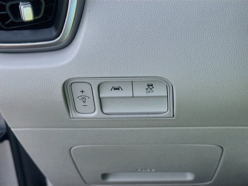 Certified 2022 Kia Sorento S FWD image 10