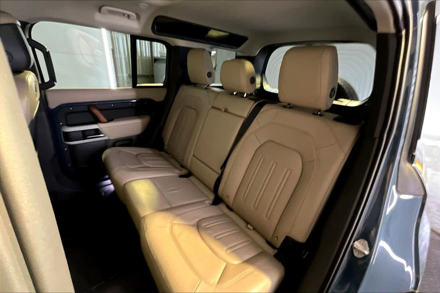 Used 2020 Land Rover Defender 110 HSE image 21