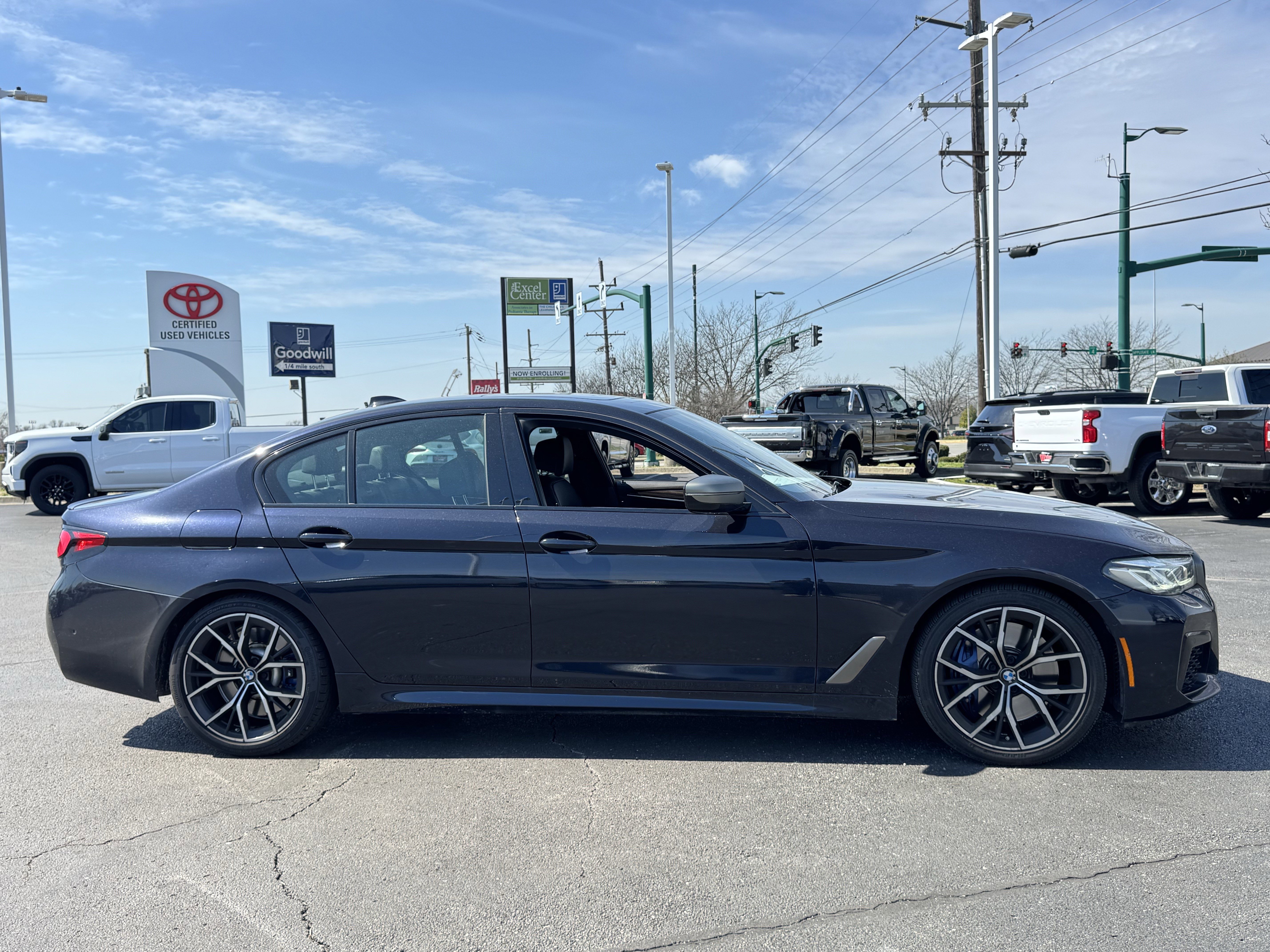 Used 2022 BMW M550i xDrive image 17