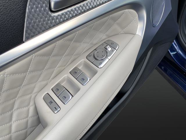 Used 2023 Genesis G70 3.3T w/ Sport Prestige Package image 35