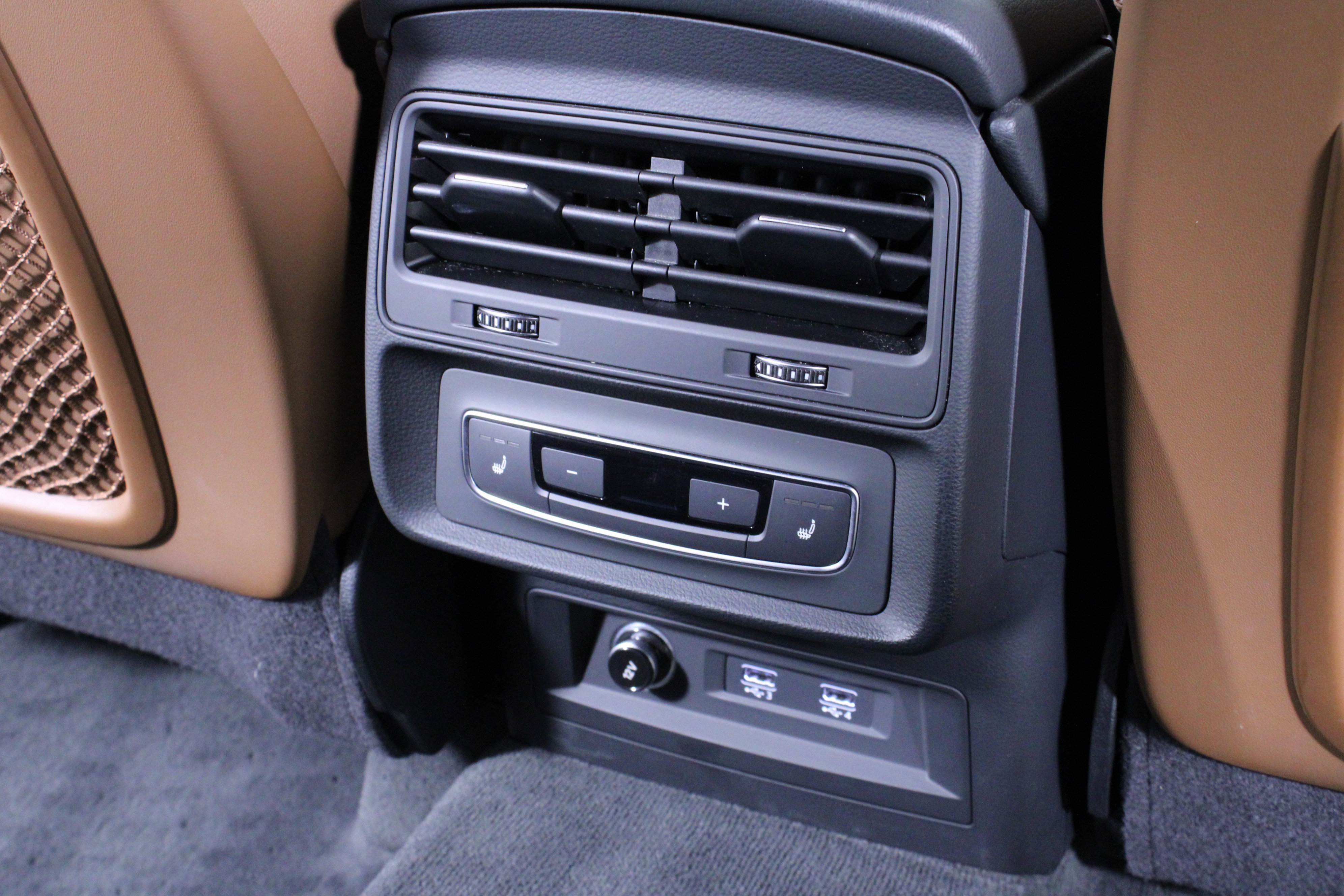 Used 2019 Audi Q8 Premium image 17