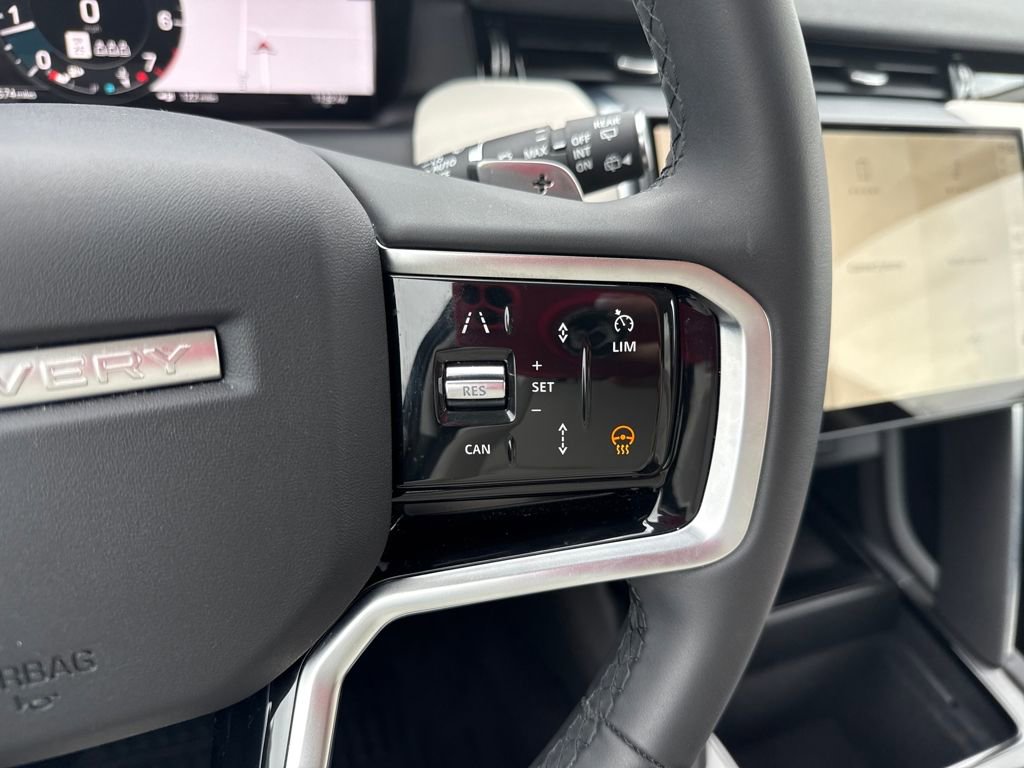 Used 2024 Land Rover Discovery Sport S image 22