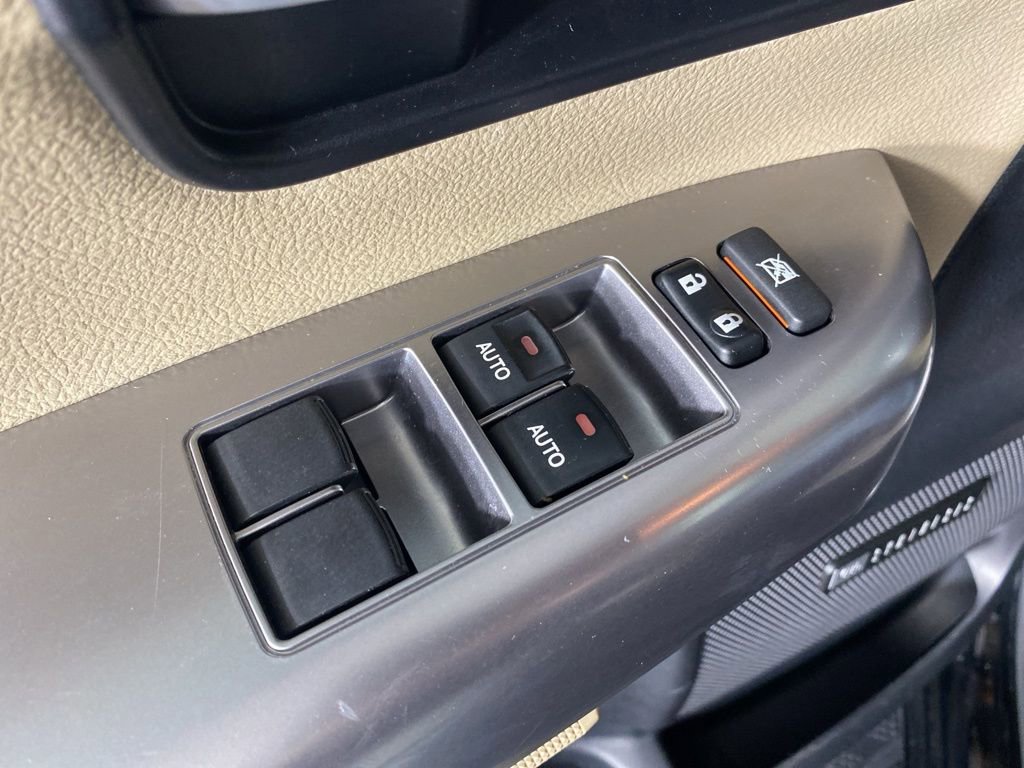 Used 2018 Toyota Sequoia Limited w/ Safety & Convenience Package AWD/4WD image 26