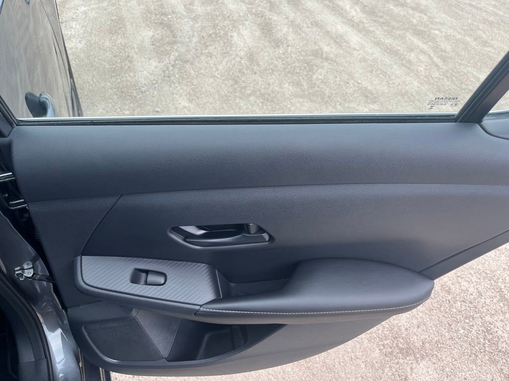 Used 2025 Nissan Sentra SV image 31