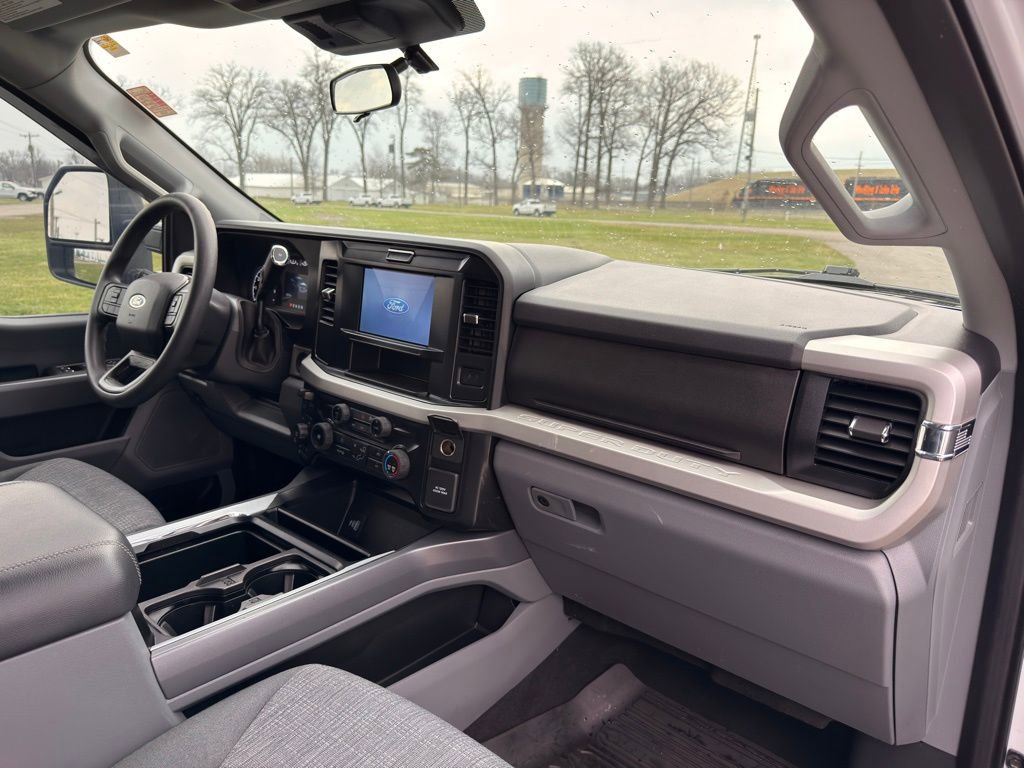 Used 2025 Ford F350 XLT image 36