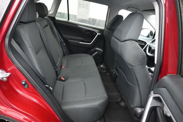 Used 2021 Toyota RAV4 LE AWD/4WD image 7