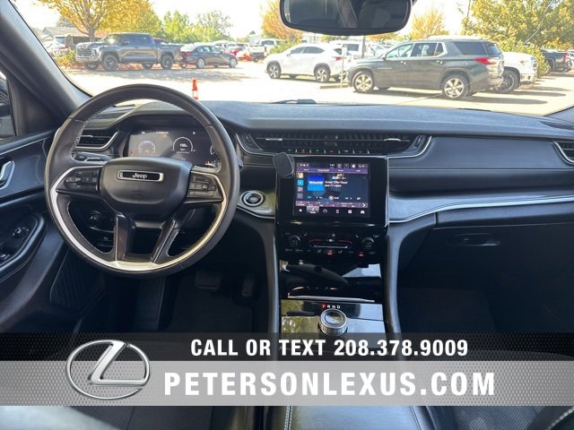 Used 2023 Jeep Grand Cherokee L Laredo image 13