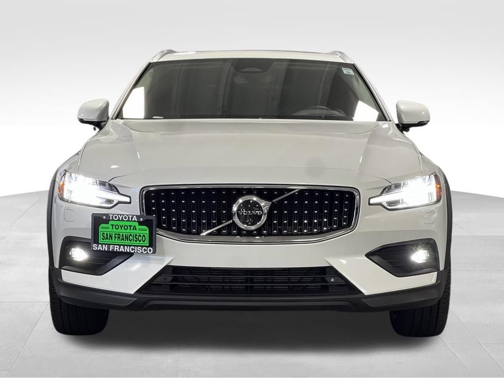 Used 2026 Volvo V60 B5 Cross Country Ultra w/ Climate Package AWD/4WD image 8