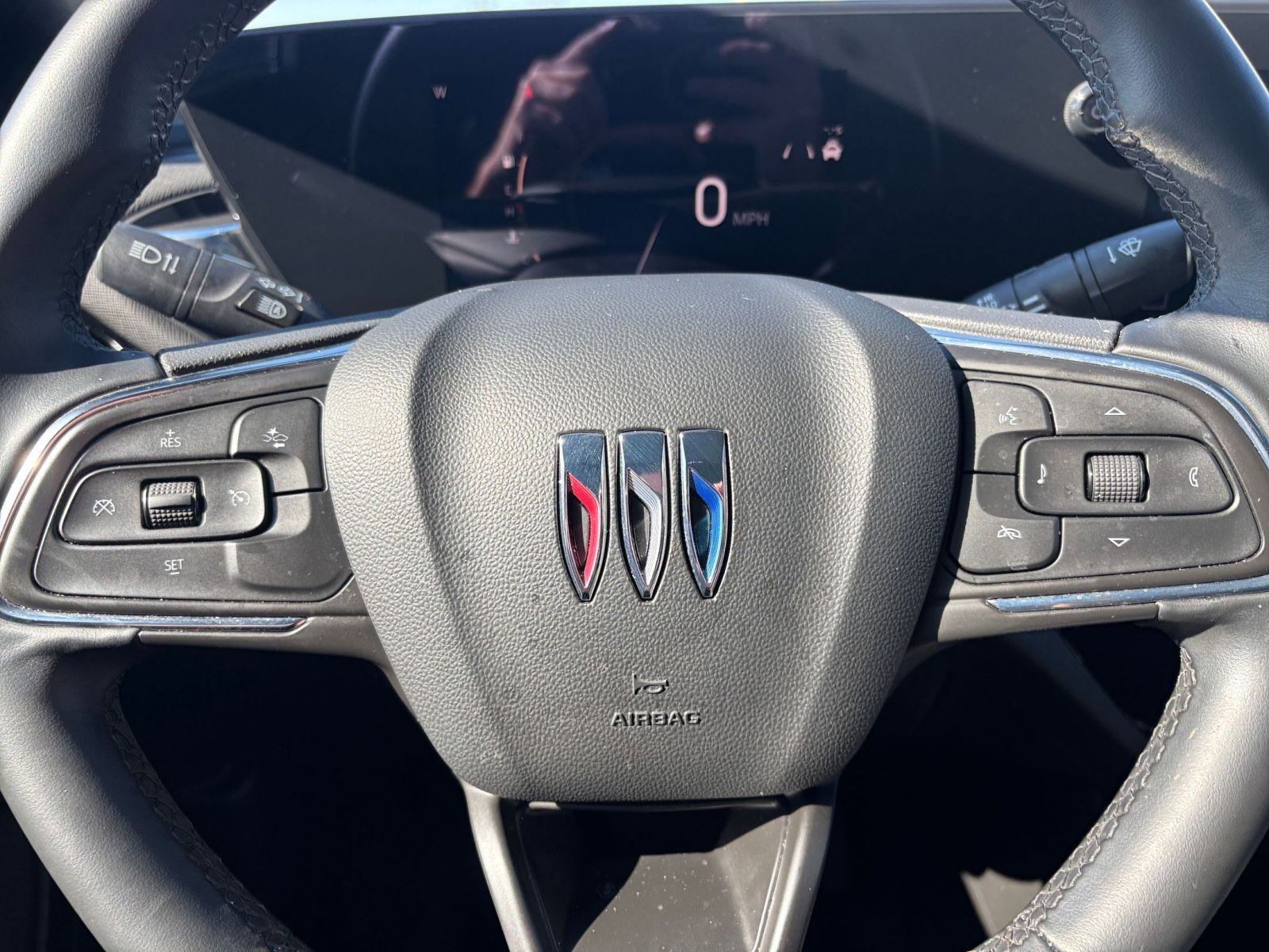 Used 2025 Buick Envista Sport Touring image 25