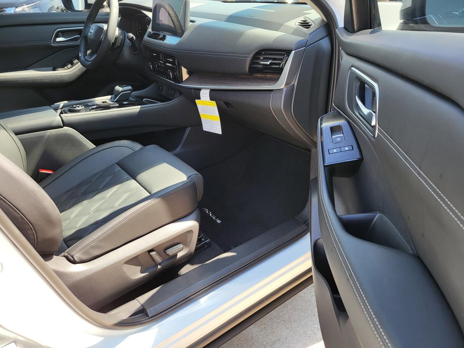 New 2026 Nissan Rogue Platinum image 11