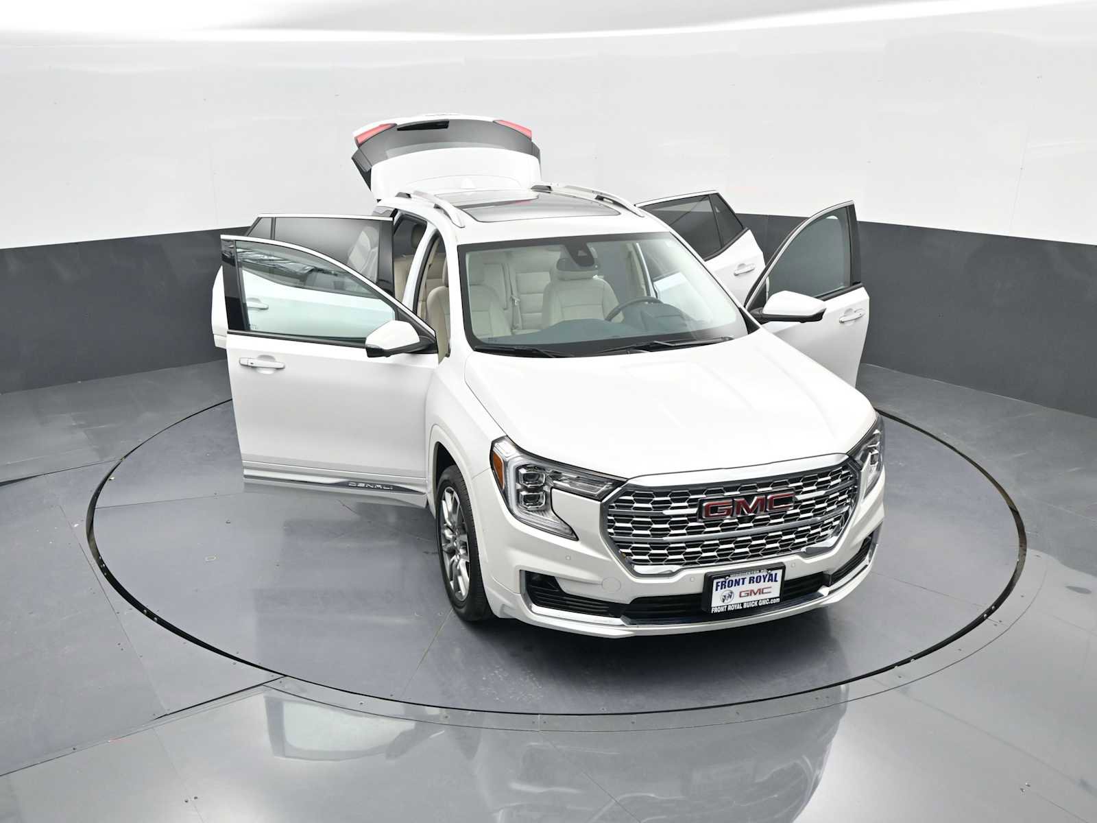 Used 2024 GMC Terrain Denali w/ Denali Premium Package image 46