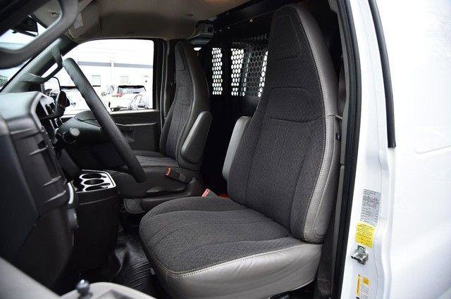Used 2024 GMC Savana 2500 w/ Driver Convenience Package image 19