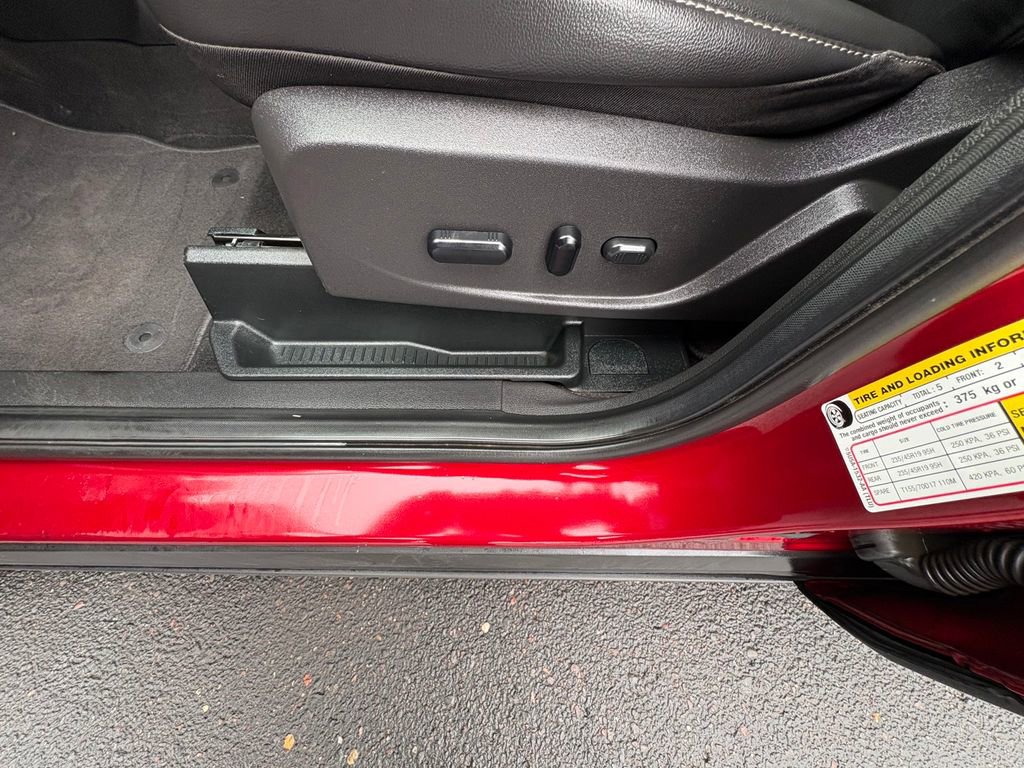 Certified 2019 Ford Escape Titanium w/ U9j03 - Titanium Tow Package AWD/4WD image 12