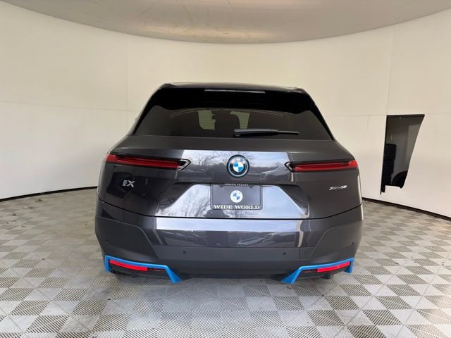 Certified 2023 BMW iX xDrive50 w/ Premium Package AWD/4WD image 6