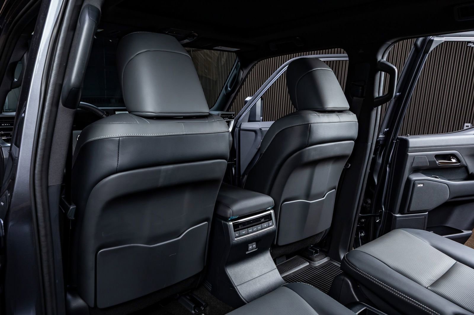 Used 2025 Lexus GX 550 image 34