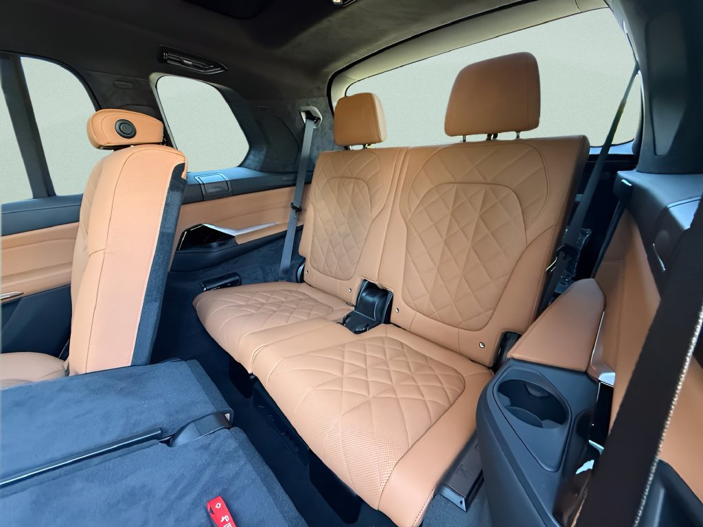 New 2027 BMW X7 xDrive40i w/ Executive Package AWD/4WD image 24