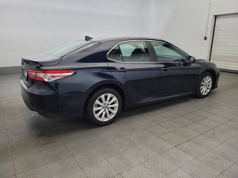 Used 2020 Toyota Camry LE image 10