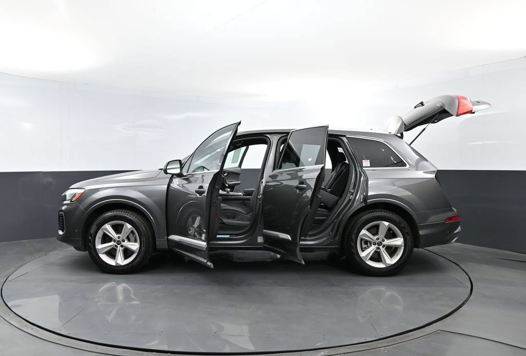 Used 2025 Audi Q7 2.0T Premium AWD/4WD image 32