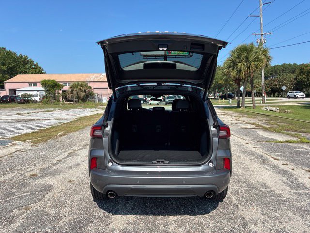 Certified 2023 Ford Escape ST-Line w/ Tech Pack #1 FWD image 18