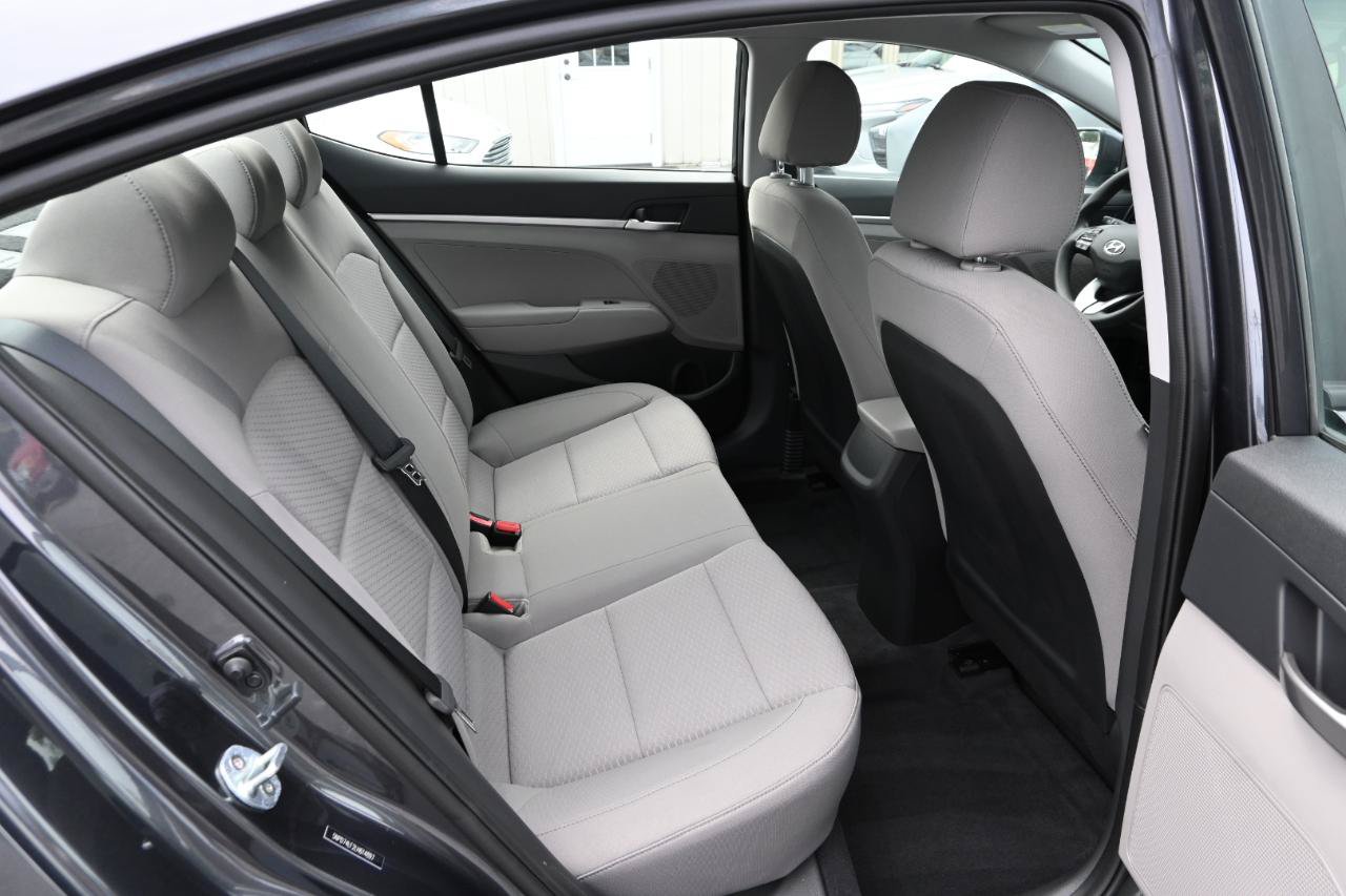 Used 2020 Hyundai Elantra SE FWD image 31