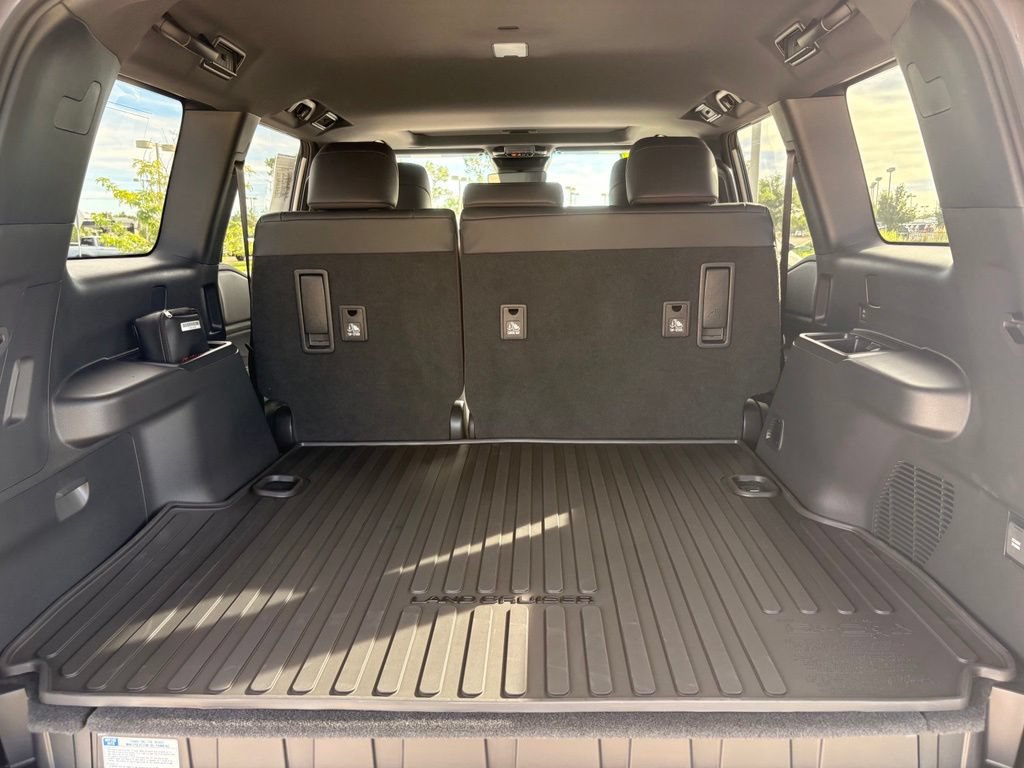 Used 2027 Toyota Land Cruiser AWD/4WD image 28