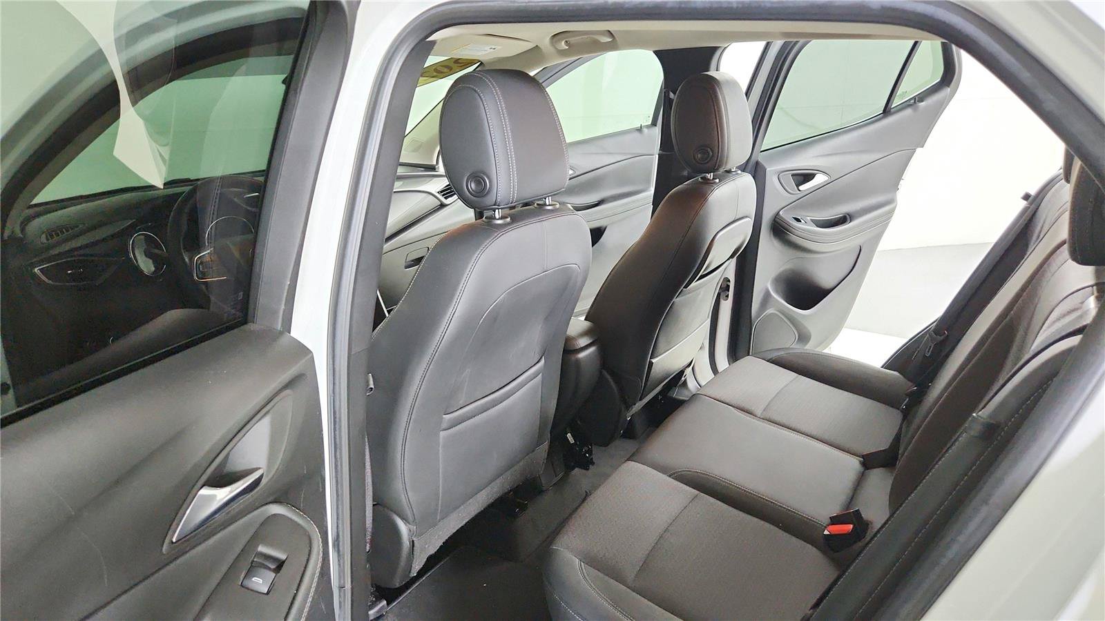 Used 2021 Buick Encore GX Preferred w/ Cold Weather Comfort Package FWD image 16
