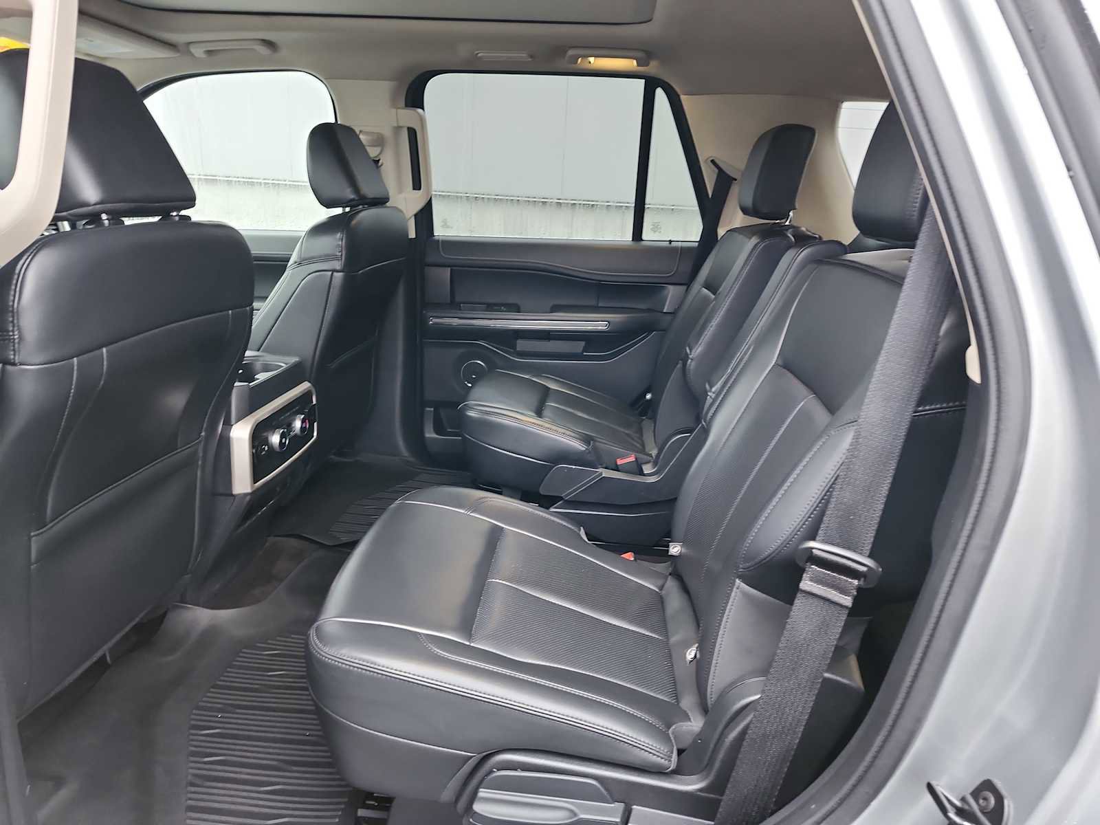 Used 2022 Ford Expedition XLT image 15