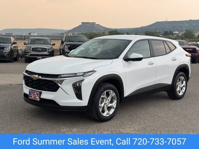 Used 2026 Chevrolet Trax LS w/ LS Convenience Package FWD image 1