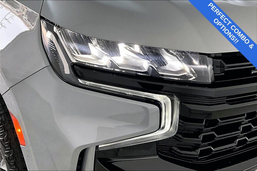 Used 2024 Chevrolet Suburban Z71 w/ Luxury Package image 40