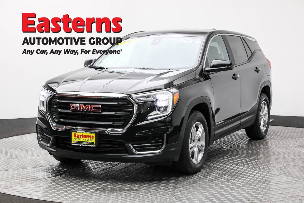 Used 2022 GMC Terrain SLE image 1