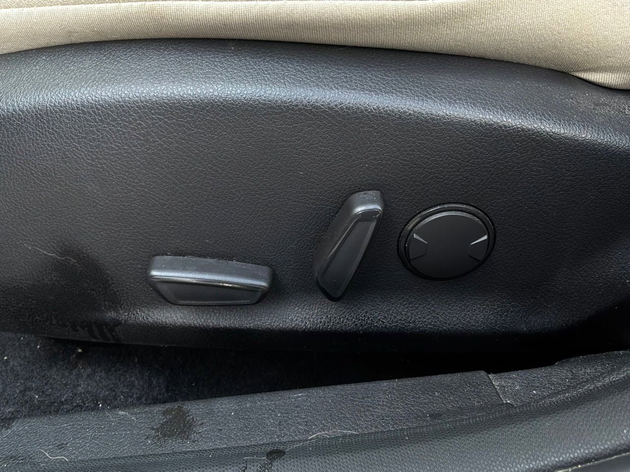 Used 2016 Ford Focus Titanium FWD image 11