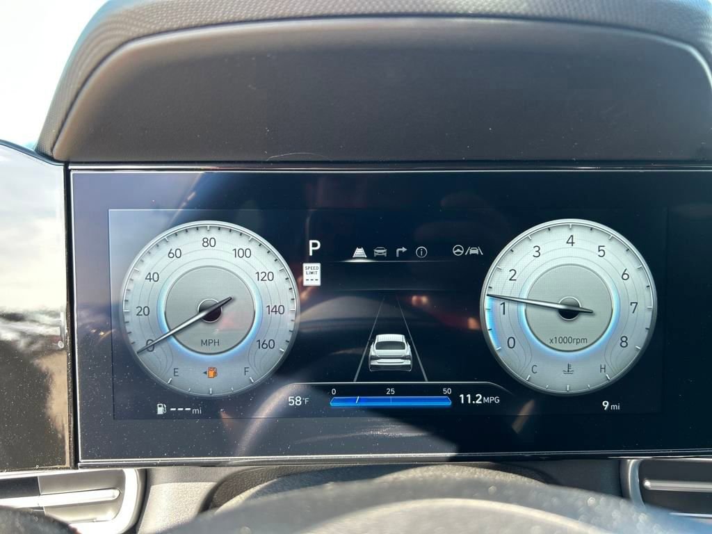 Used 2025 Hyundai Elantra SEL w/ Cargo Package image 17