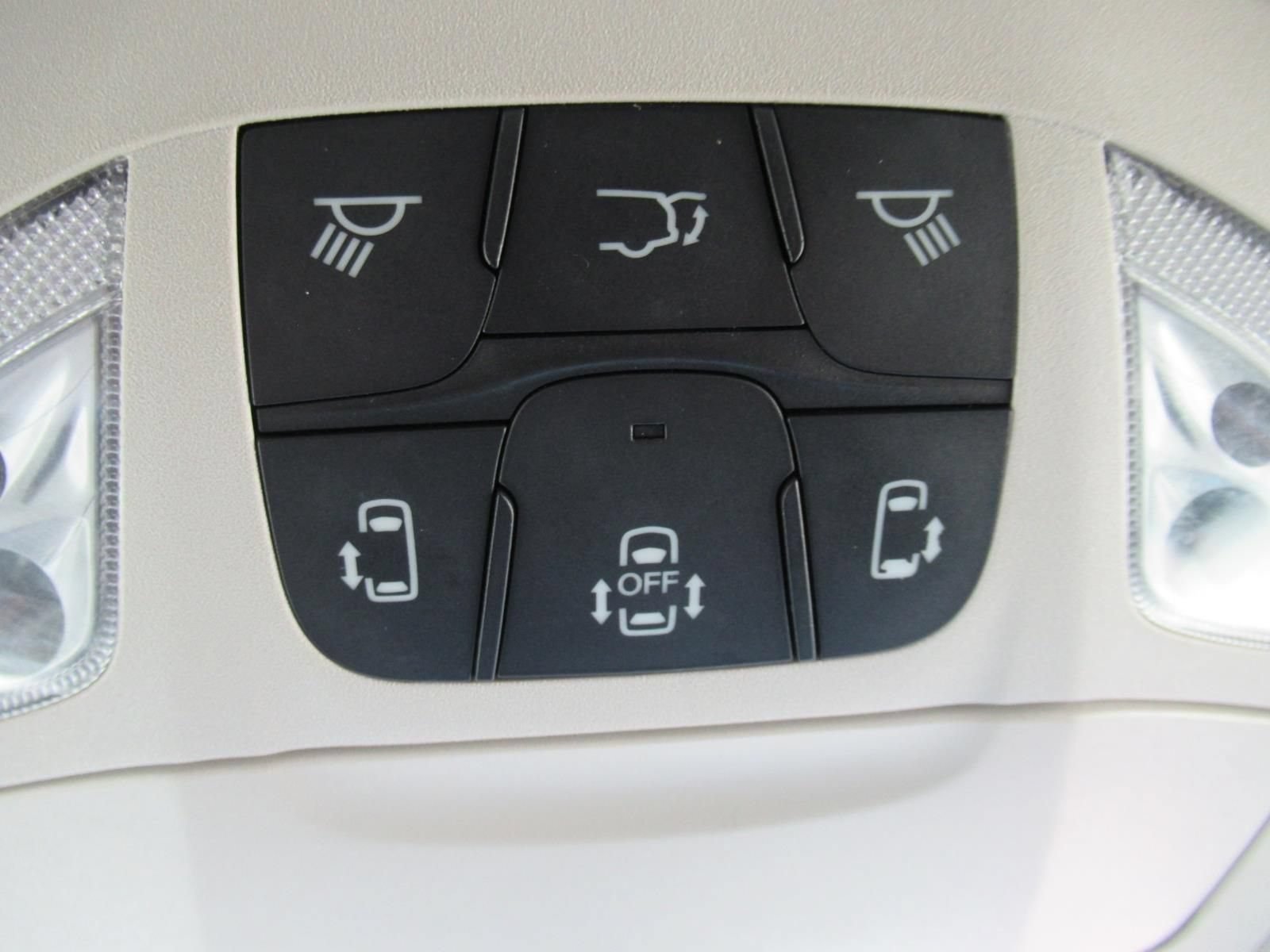 Certified 2022 Chrysler Voyager LX FWD image 27