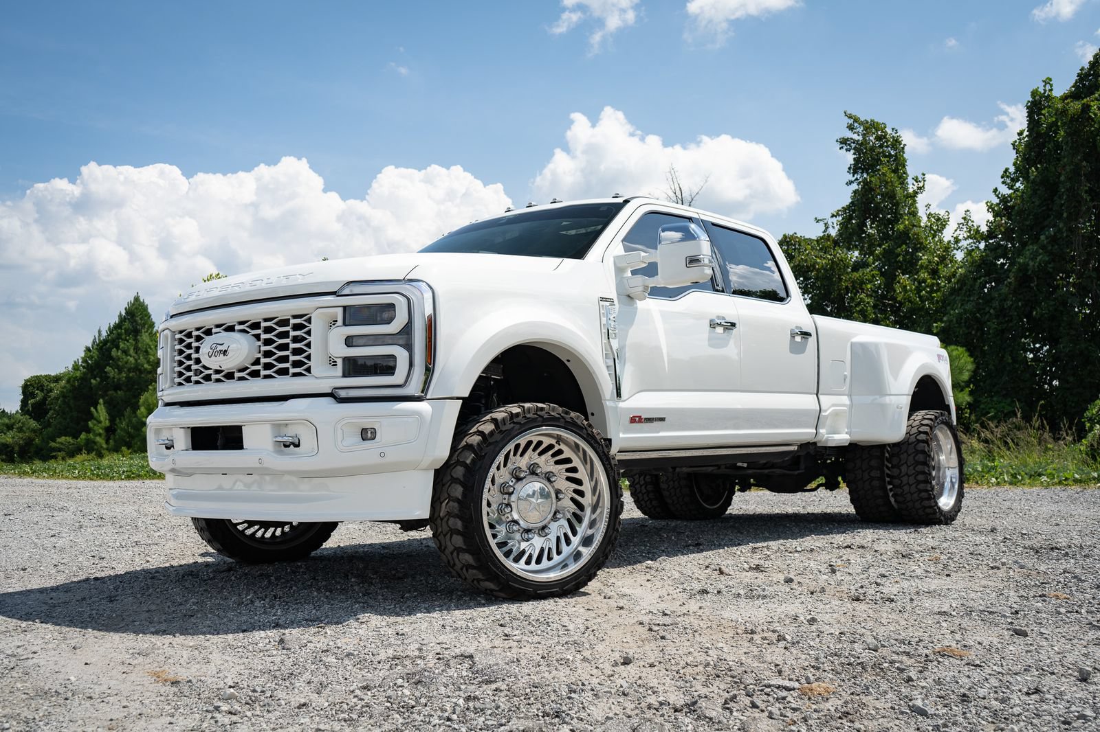 Used 2024 Ford F450 Platinum w/ FX4 Off-Road Package AWD/4WD image 5