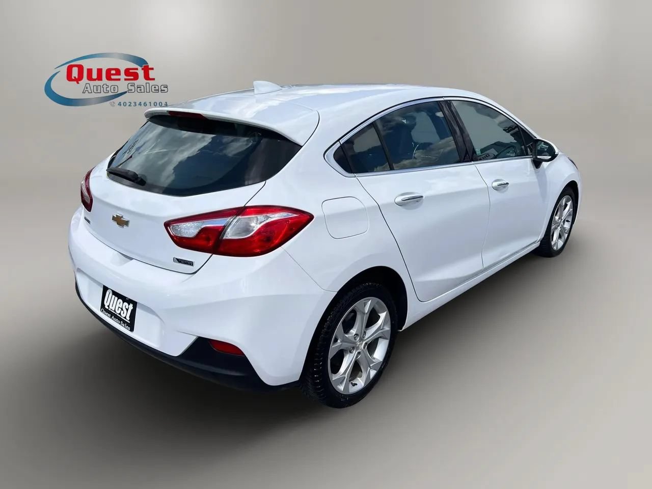 Used 2018 Chevrolet Cruze Premier FWD image 3