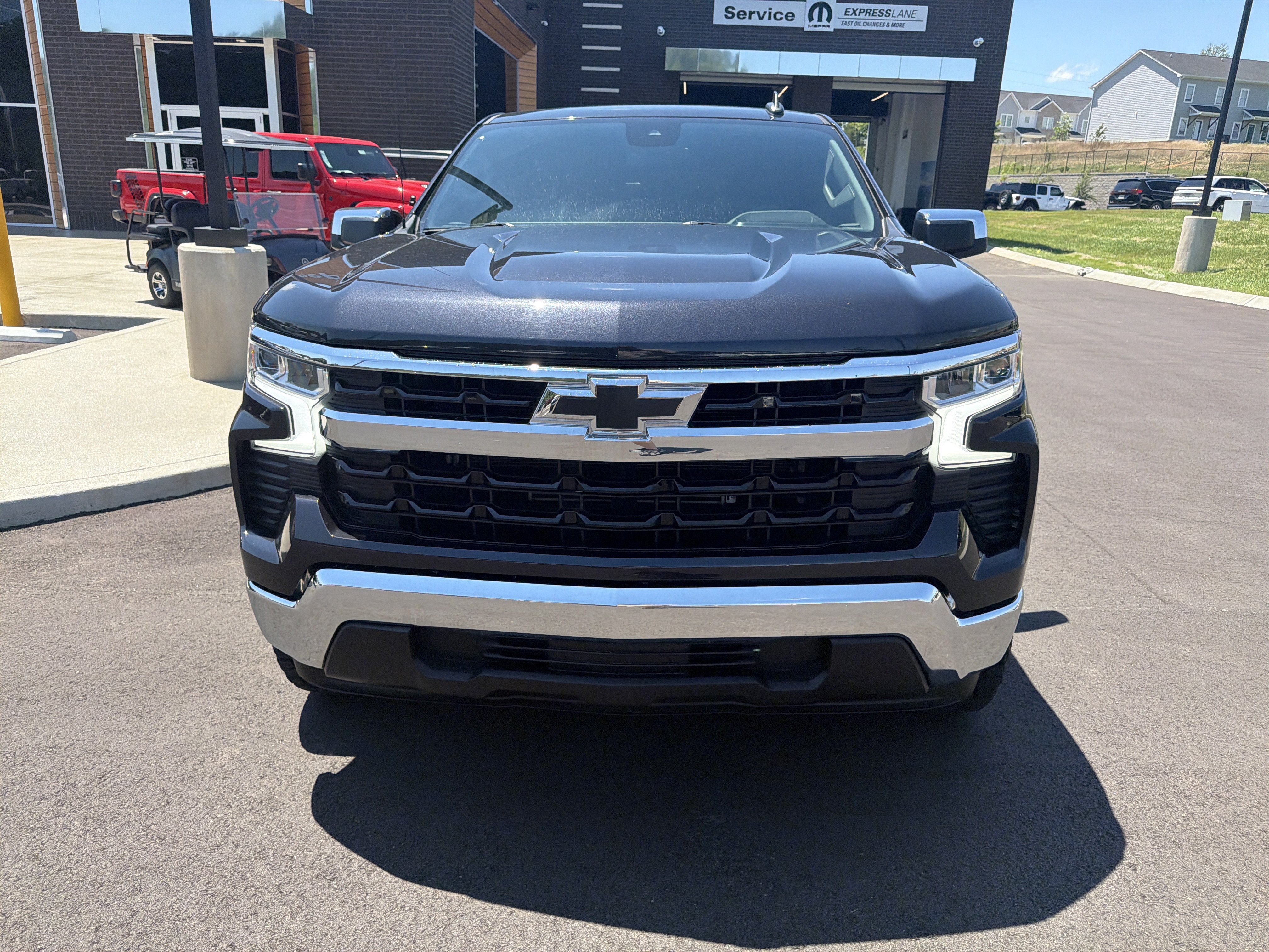 Used 2022 Chevrolet Silverado 1500 LT RWD image 5